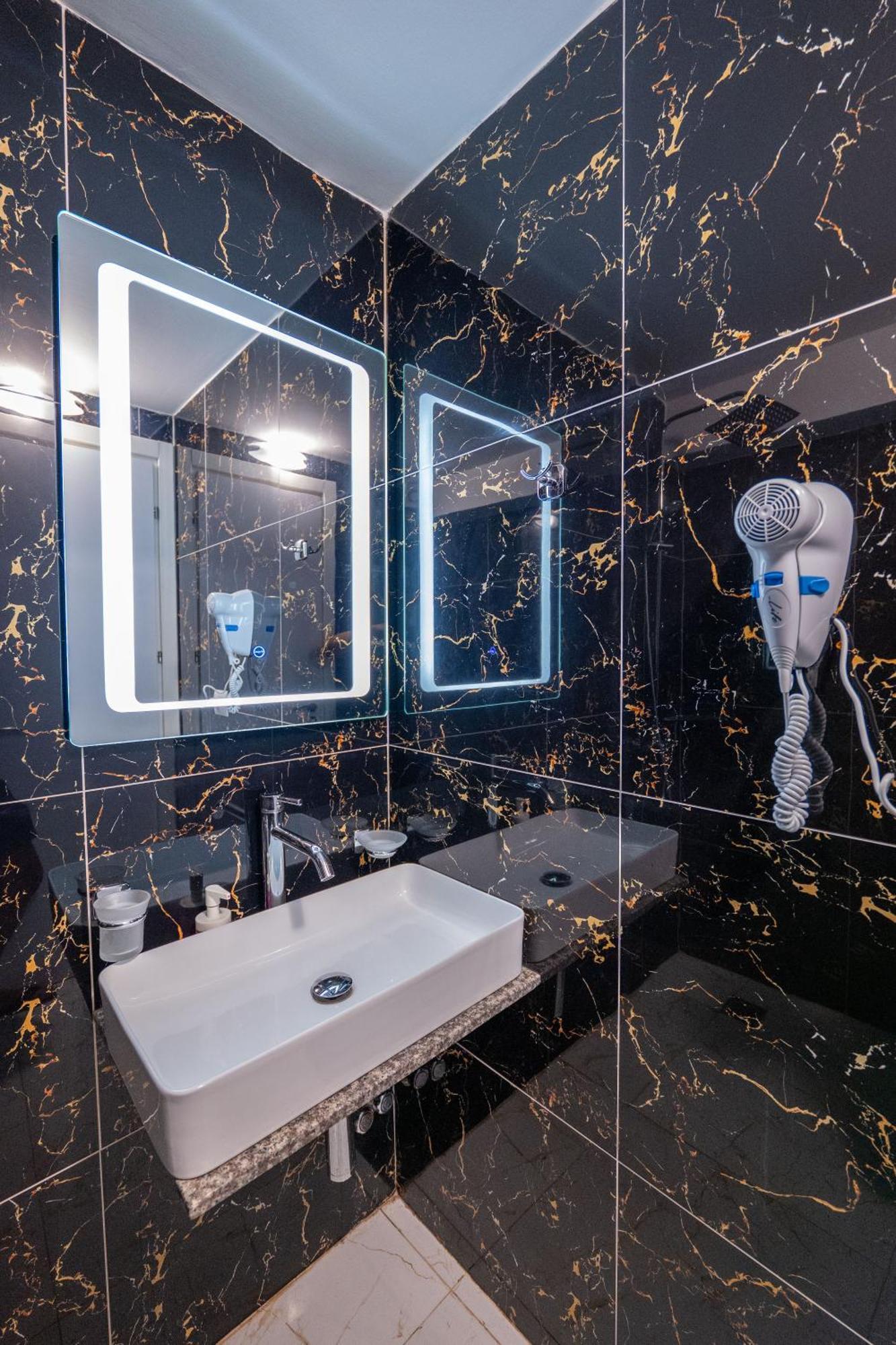 Hotel Elite Саранда Экстерьер фото