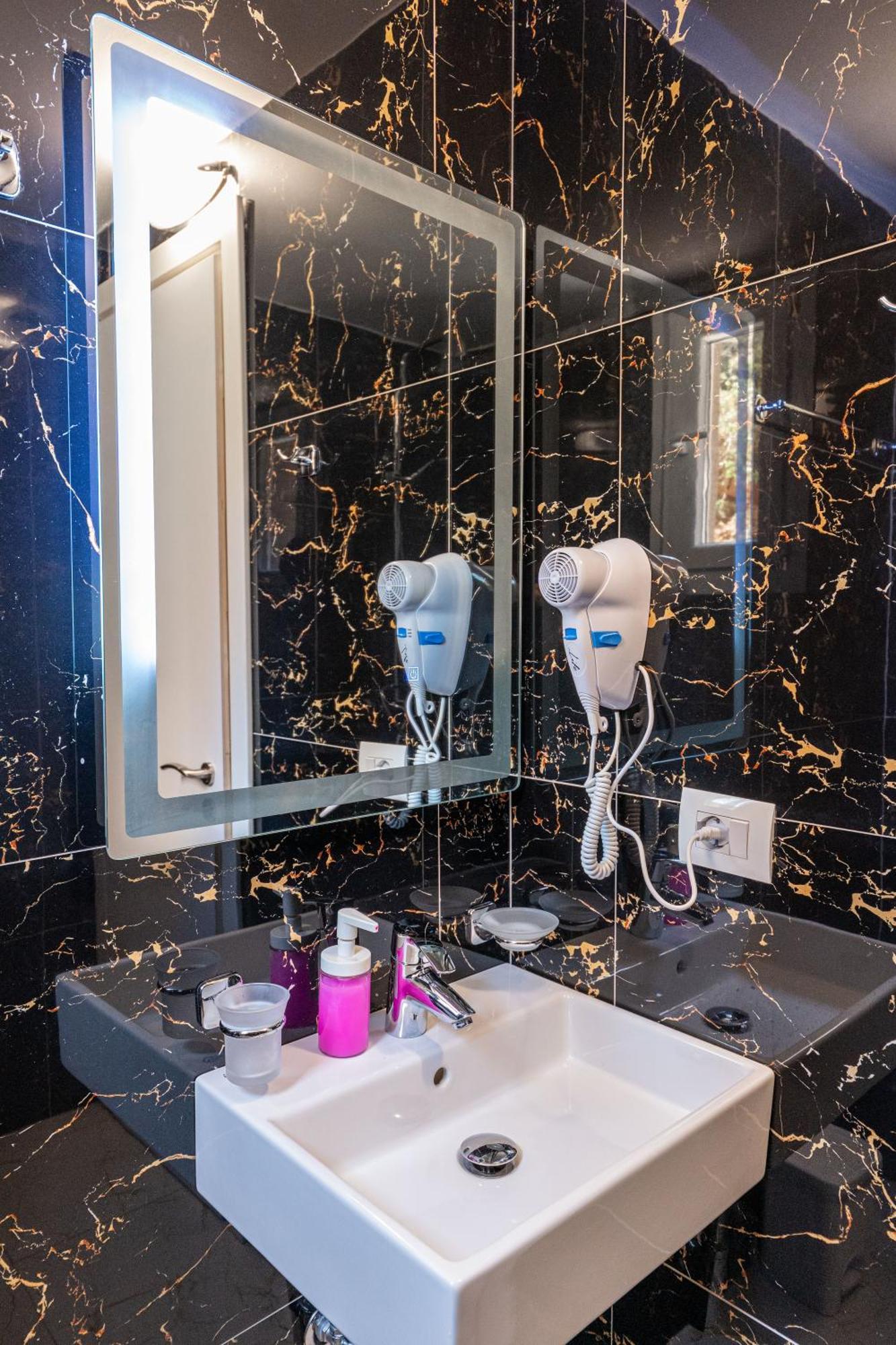 Hotel Elite Саранда Экстерьер фото