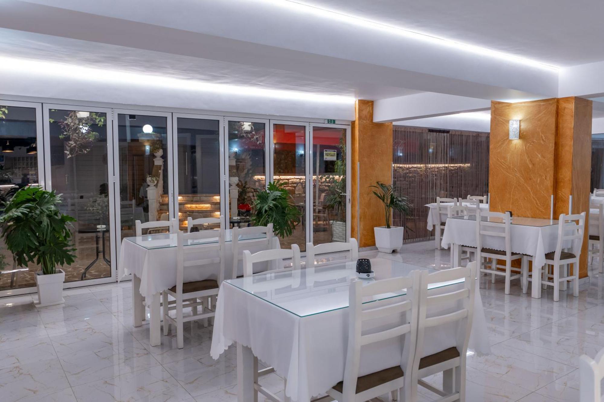 Hotel Elite Саранда Экстерьер фото