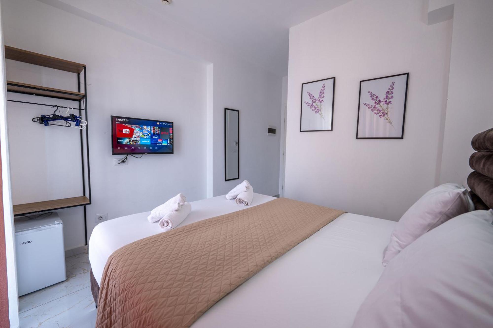 Hotel Elite Саранда Экстерьер фото